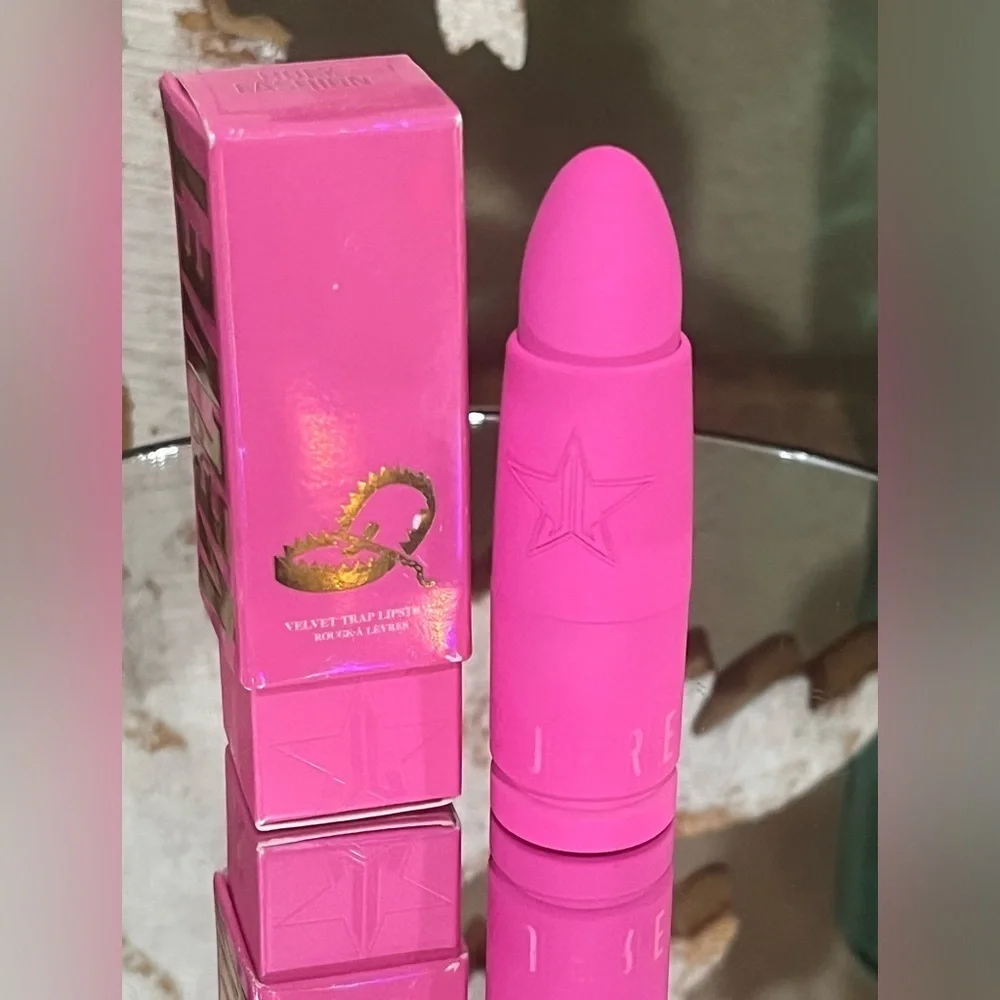 Jeffree Star Velvet Trap Lipstick in color Holy Fashion, new!